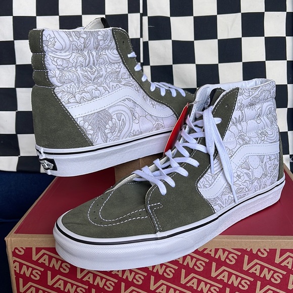 Vans WMNS Sk8-Hi Desert Skulls Grape Leaf/White sneakers - Picture 1 of 16